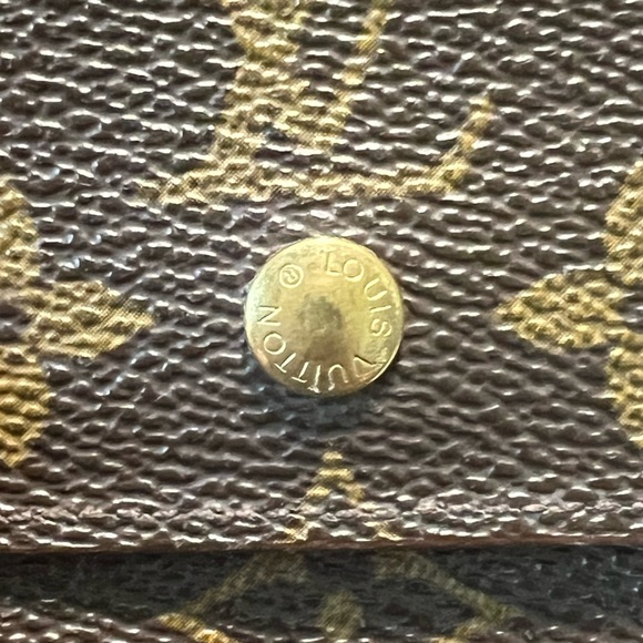 Vintage Louis Vuitton Wallet - Picture 3 of 13